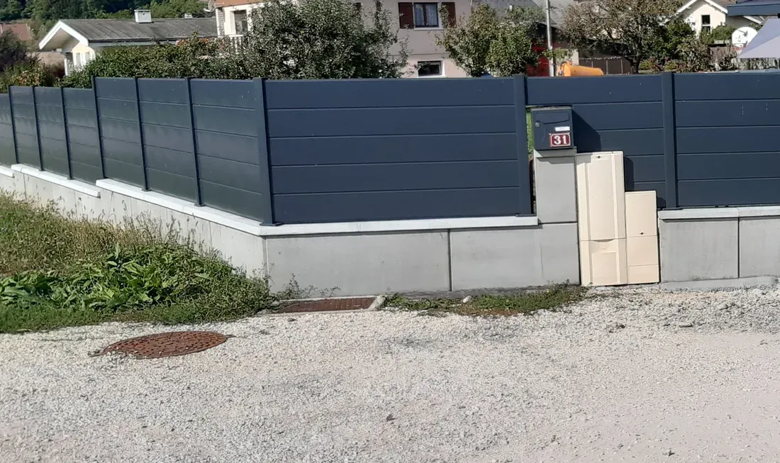 Clôture en Prémurette® à parement gris anthracite