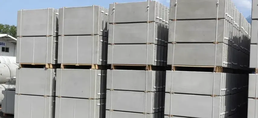 Prémurette® en béton stockées sur palettes