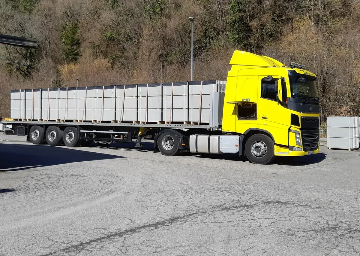 Camion SOMALBO de livraison de Prémurette® en Haute-Savoie